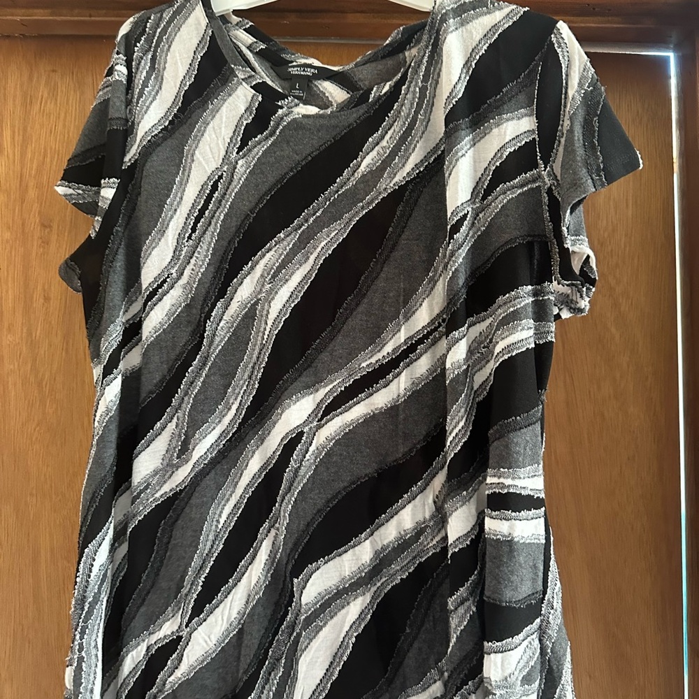 Vera Wang short sleeve shirt size L